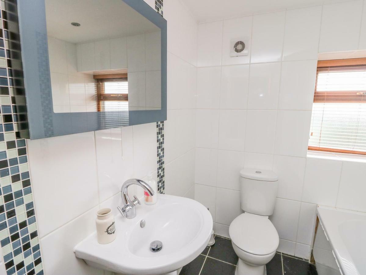 Moscow Mews Villa Bradford  Eksteriør bilde
